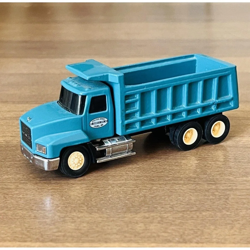 Vintage PENJOY Mack Truck CH600 Model Dump Truck 1/64 Scale First Production '96